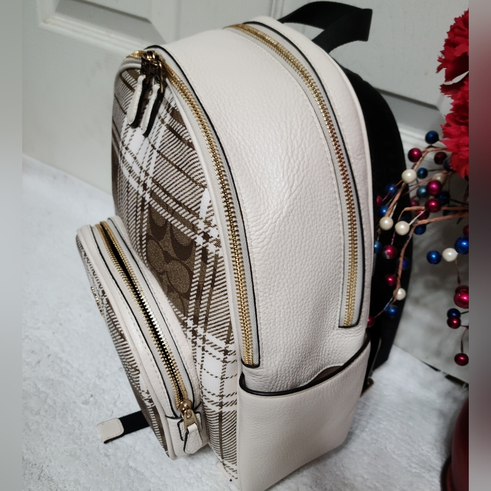 Coach Court Backpack - Picture 2 of 7